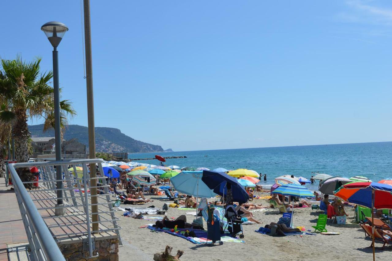 Hotel Geppi Pietra Ligure Eksteriør bilde